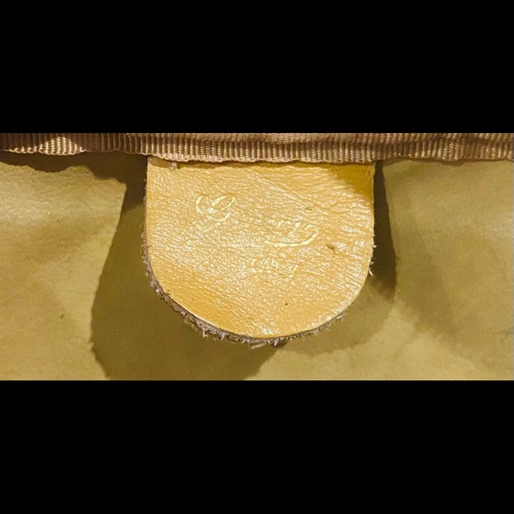 Authentic🌺 SOLD 🌺 Gucci 👜 ❤️ - Picture 4 of 5